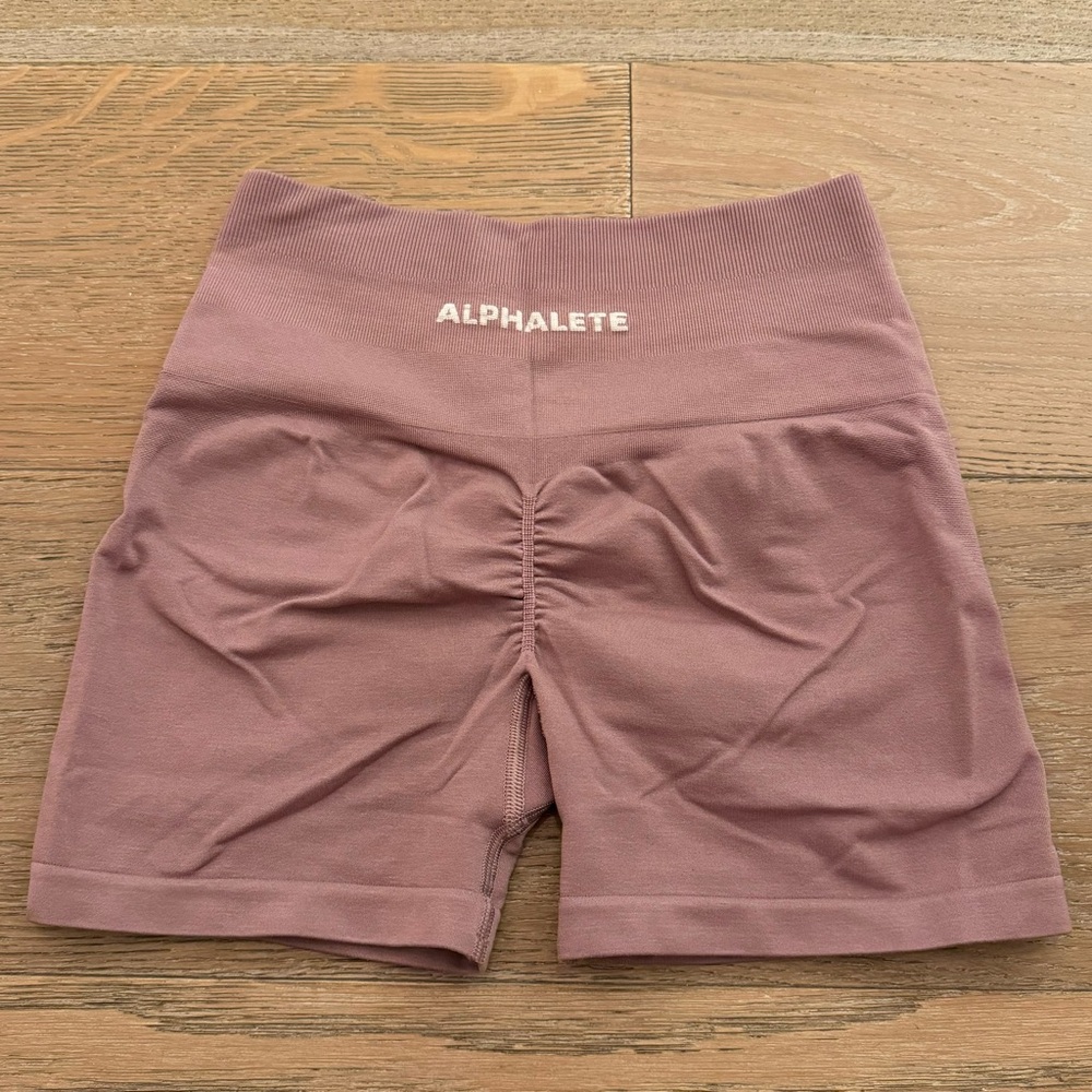 Alphalete Amplify Shorts Light Pink Size Small